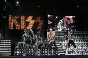 Kiss2-DownloadFestival08-LS17